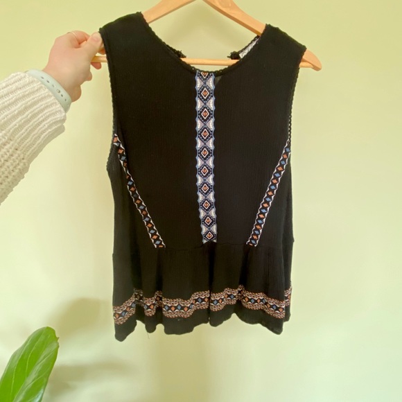 Size M black embroidered top. - Picture 1 of 1